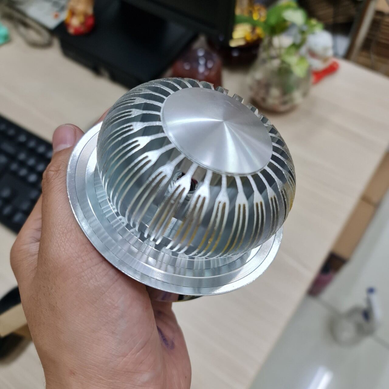 Đèn Hào Quang Kim sắc