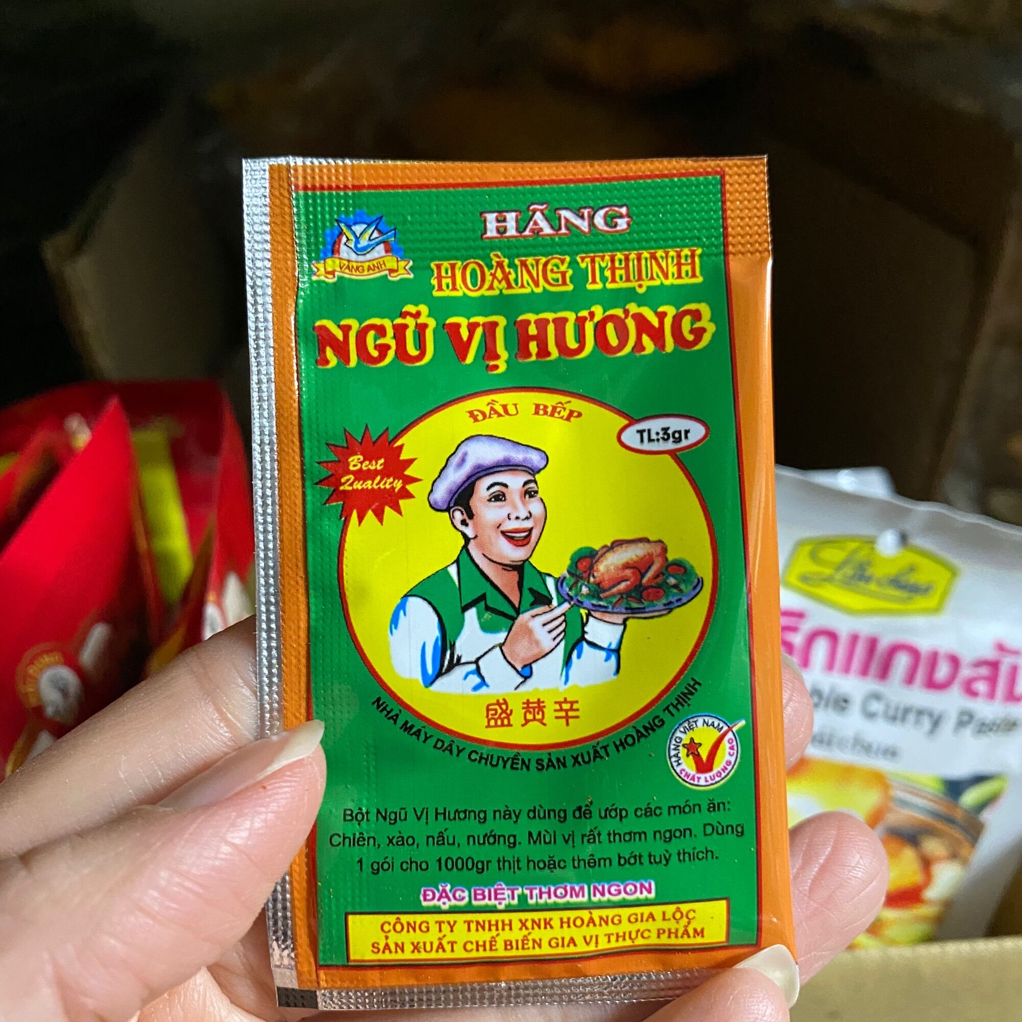 1 gói ngũ vị hương Hoàng Thịnh