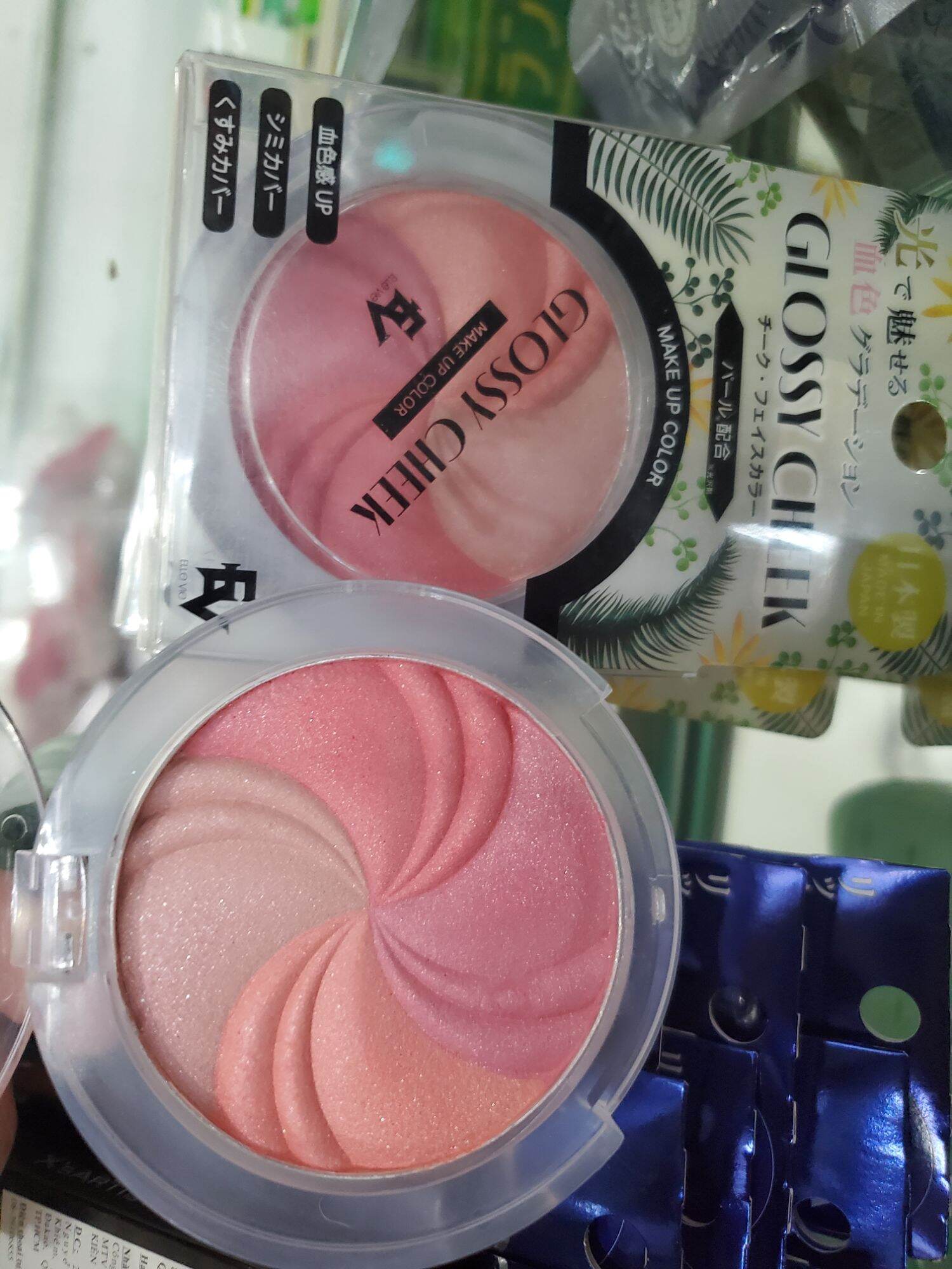 Phấn má hồng EV GLOSSY CHEEK-NHẬT BẢN