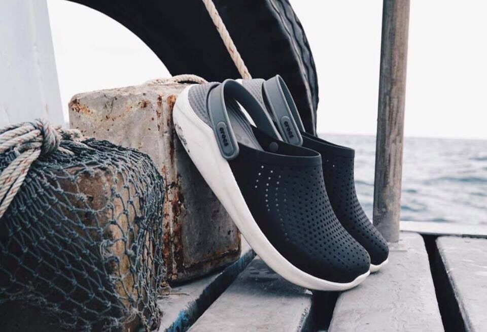 Sục nhựa Cross Literide (Black / Smoke)