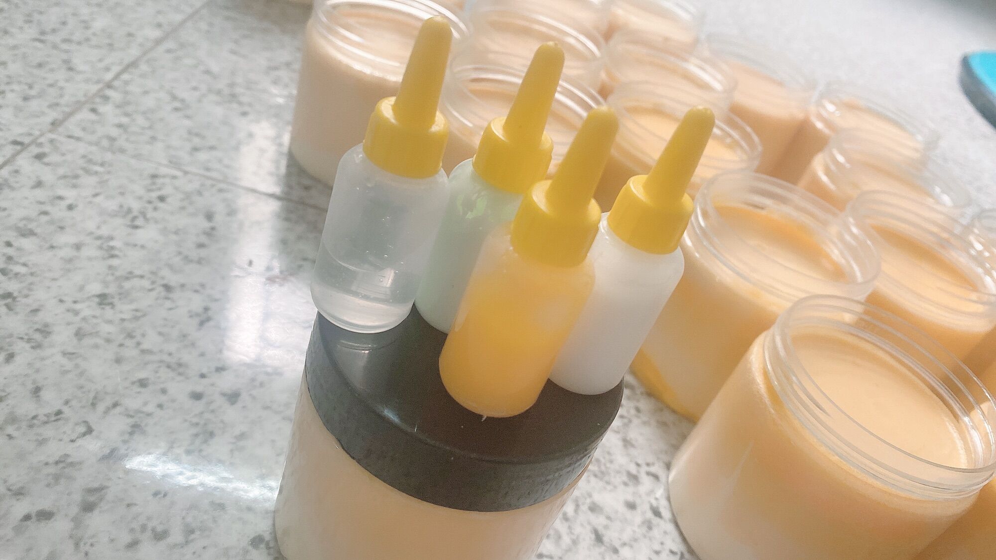 Bộ trộn kem siêu trắng da 19k 4 chai