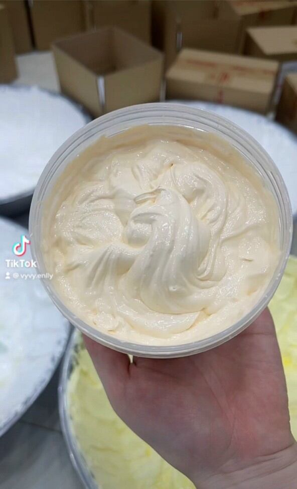 Kem body kích trắng thái lan hộp 1ký.dữỡng trắng da body cấp tốc.