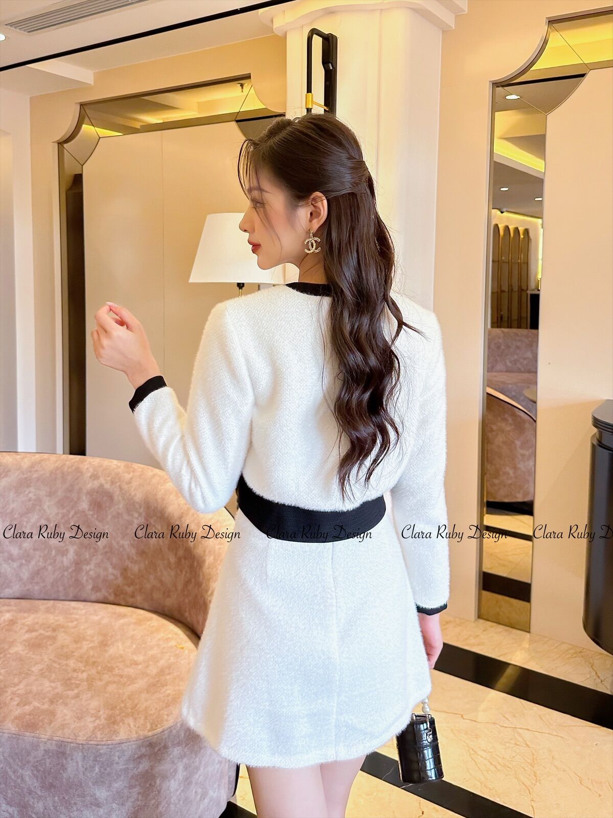 Set áo jacket và Váy len lông thỏ màu trắng