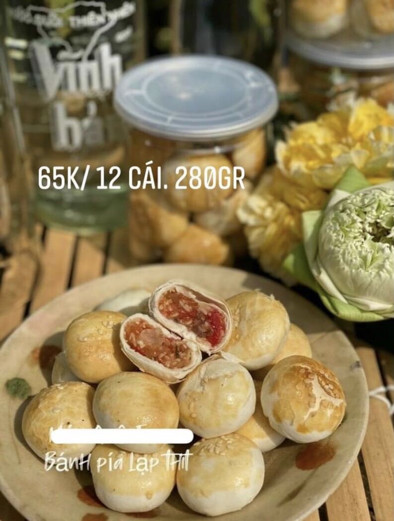 Bánh pía lạp thịt