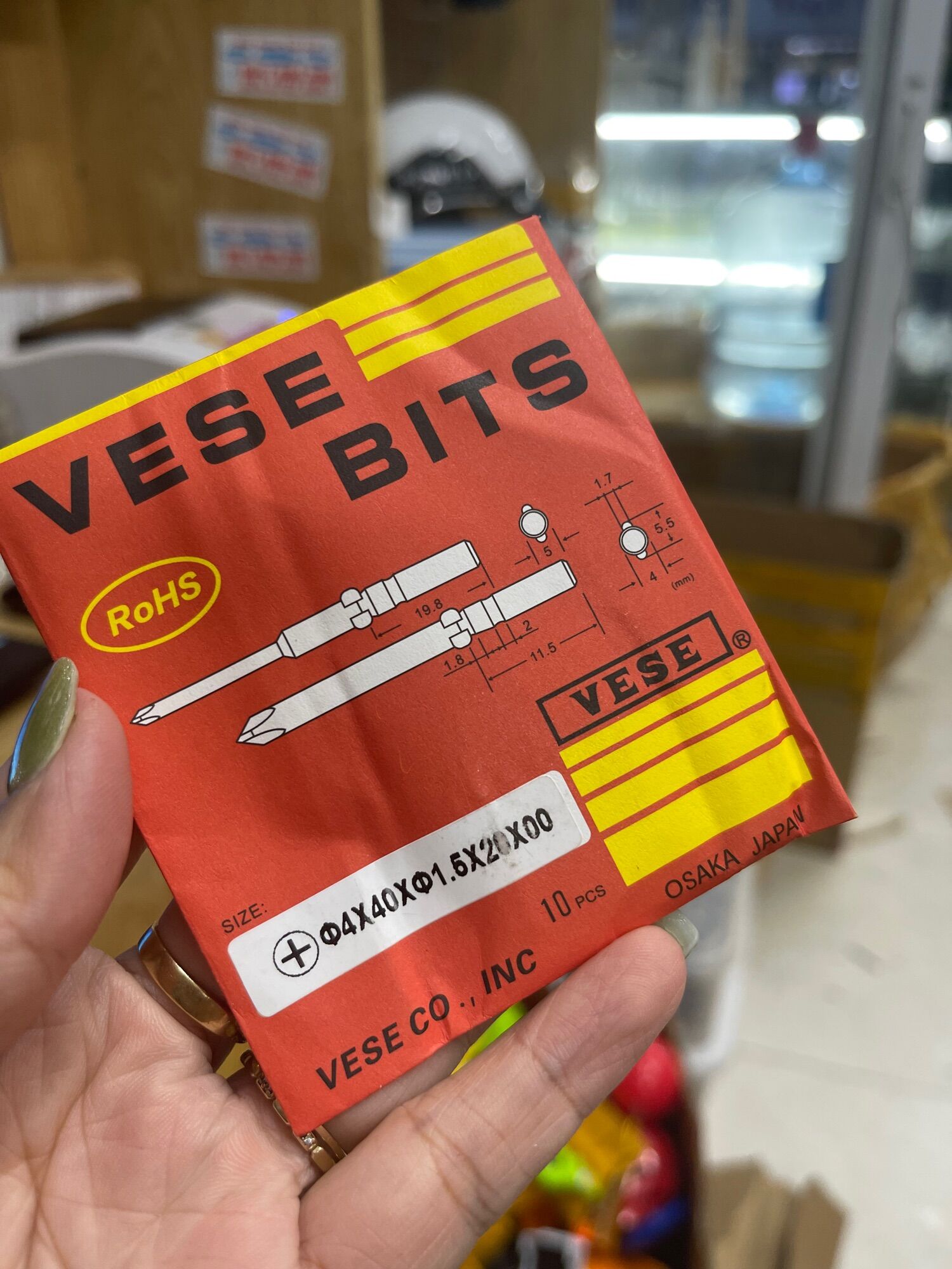 Đầu vít 4 cạnh