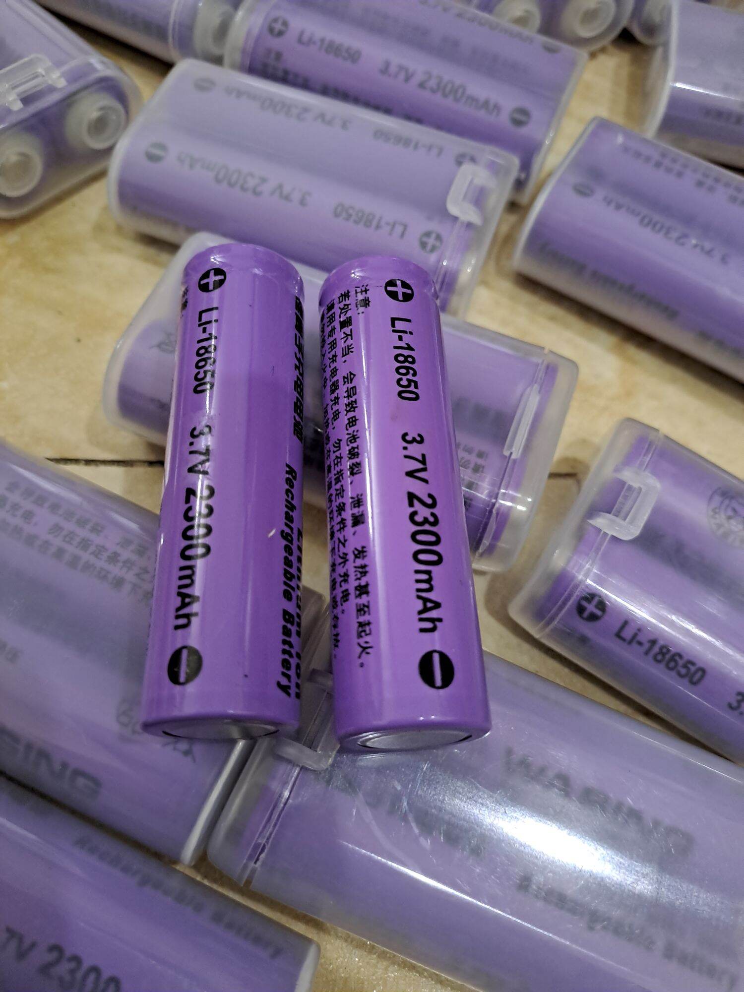 1 viên pin sạc 18650 2300mAh 3.7v