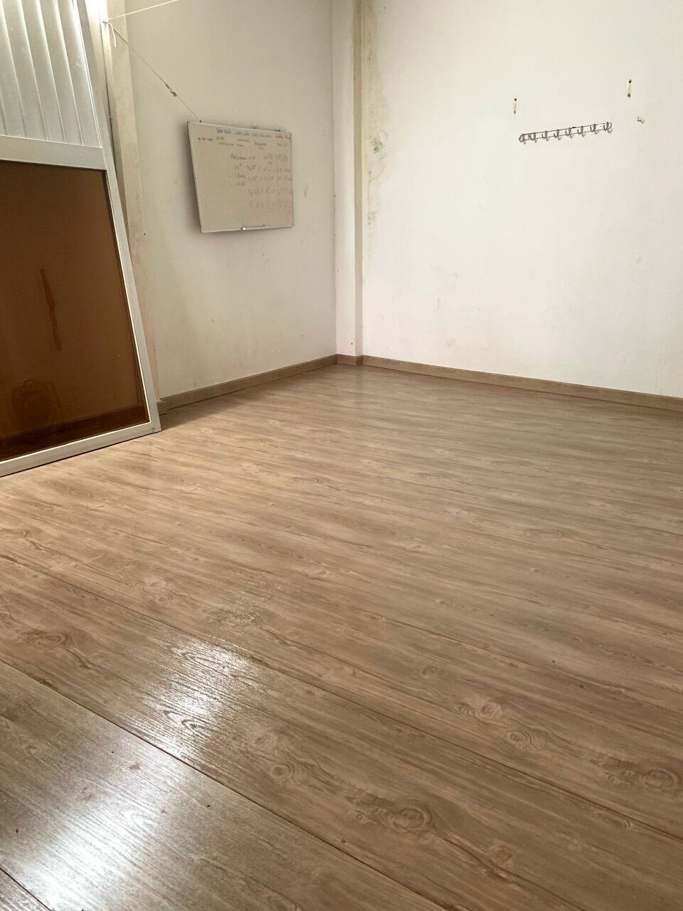 Tấm sàn nhựa chịu lực