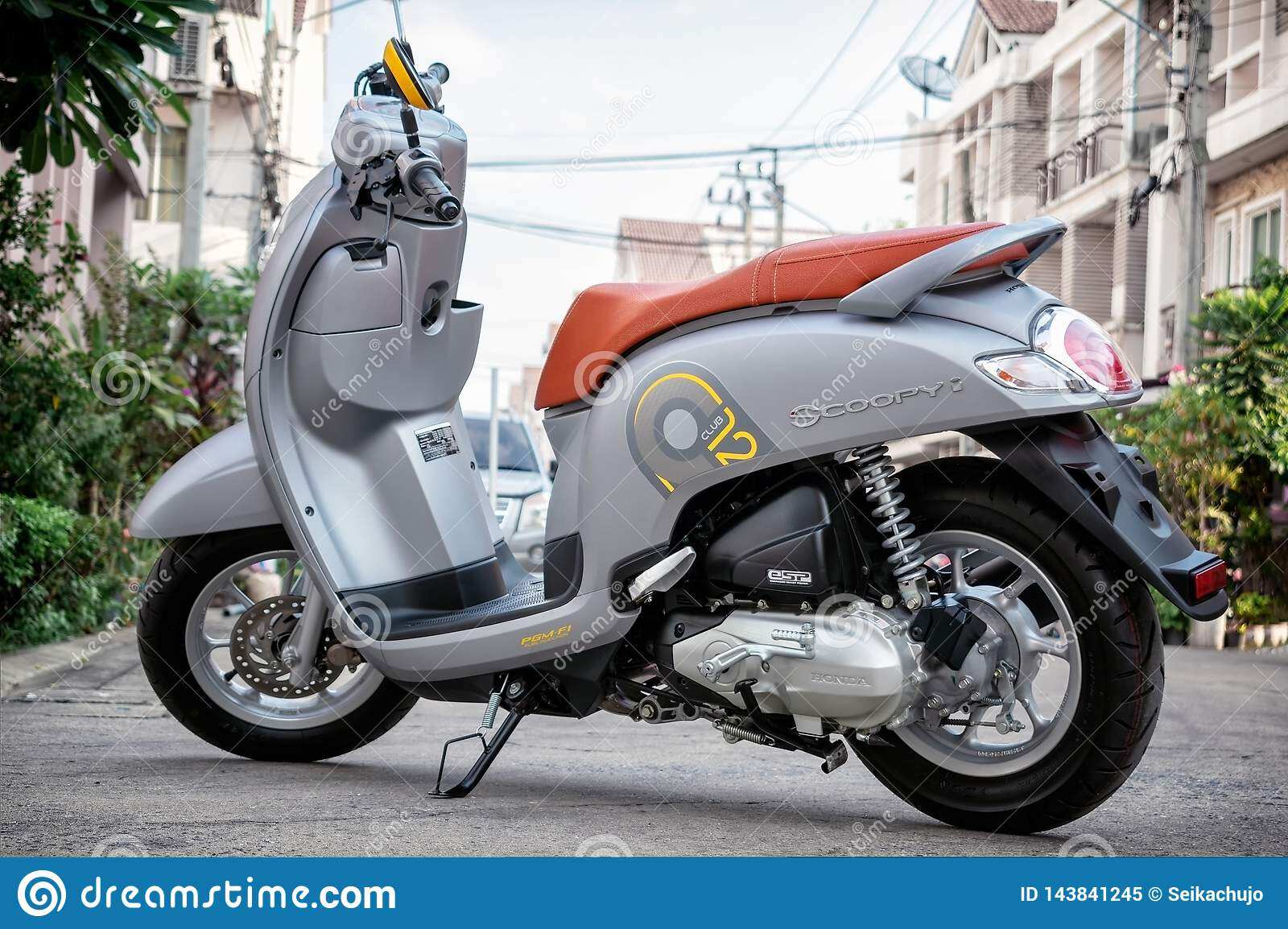 Tem Scoopy Club12 cho xe màu Bạc nhám