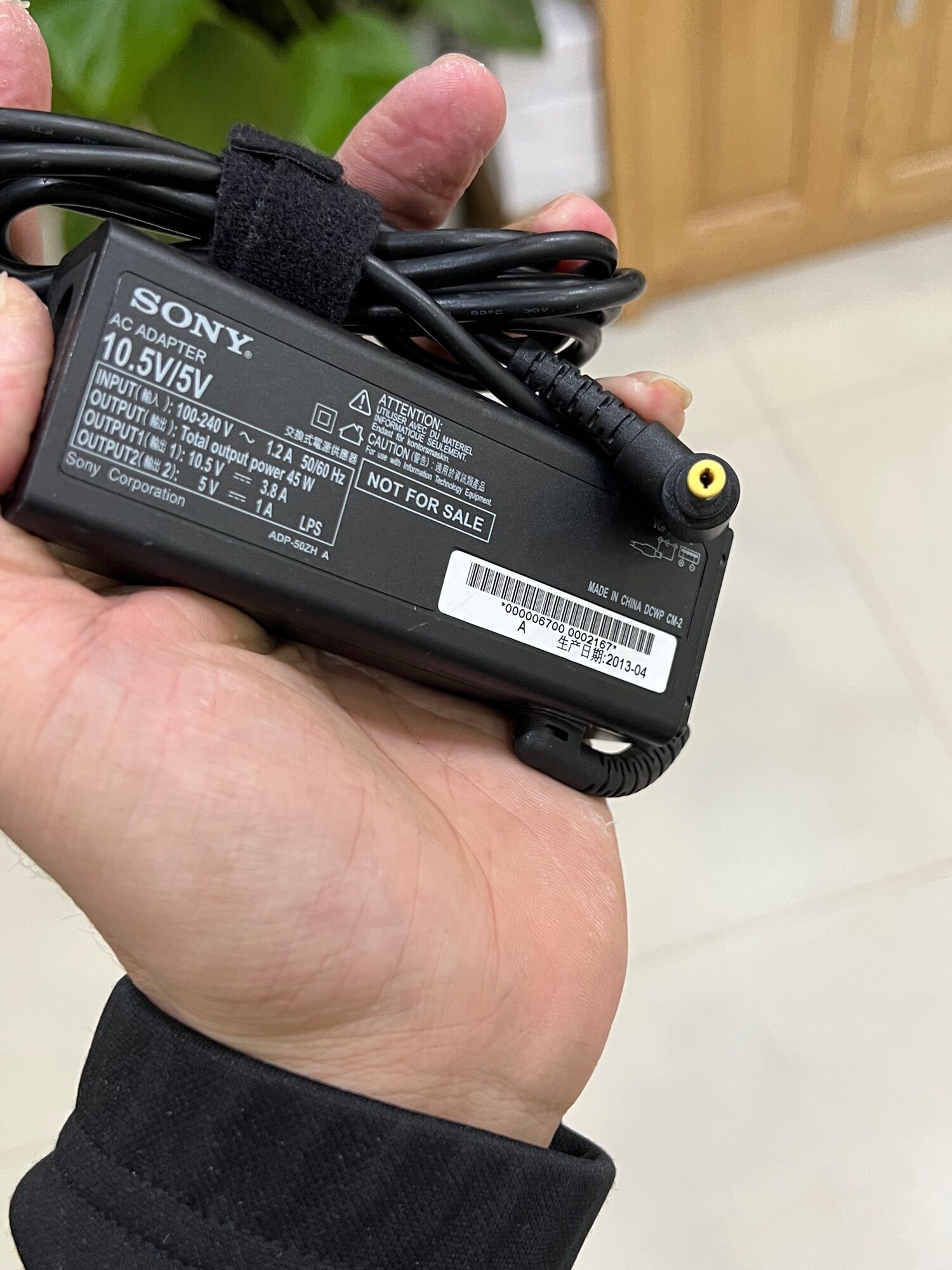 10.5v 3.8a sony sạc máy tính laptop zin theo máy
