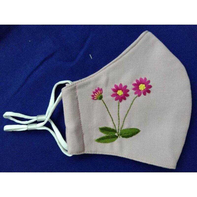 Khẩu trang thêu tay vải linen