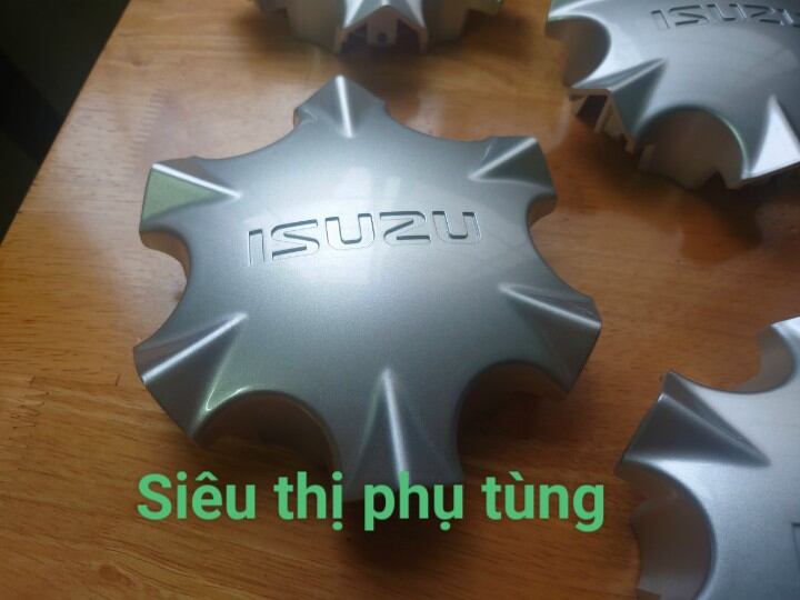 Chụp mâm bánh xe isuzu hilender