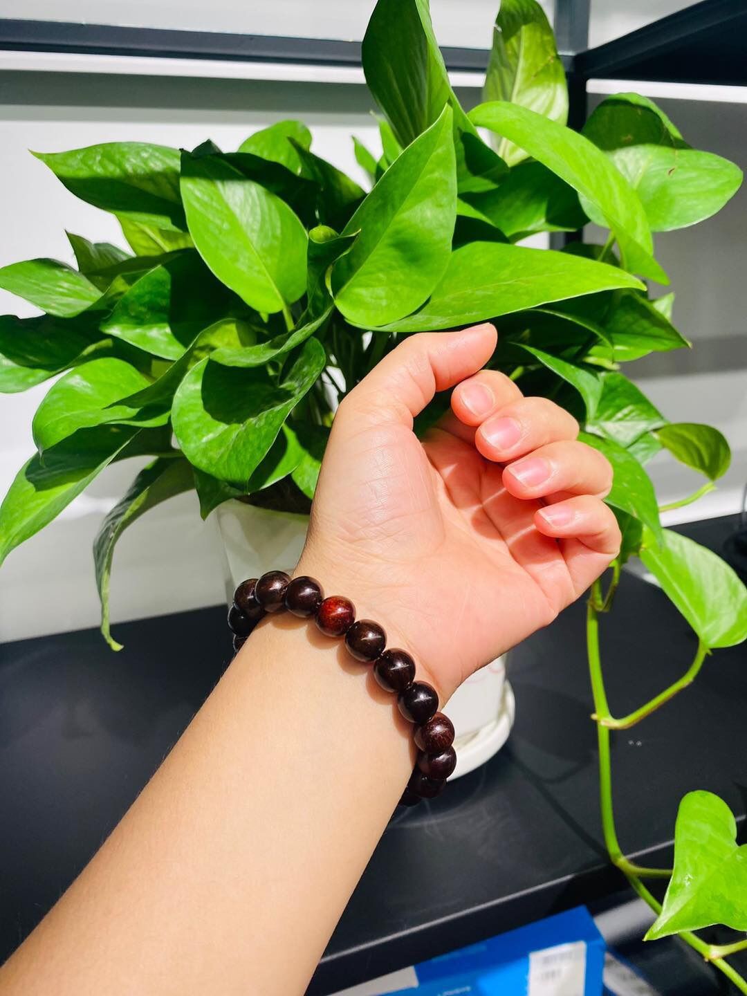 Vòng tay gỗ trắc đen 10mm