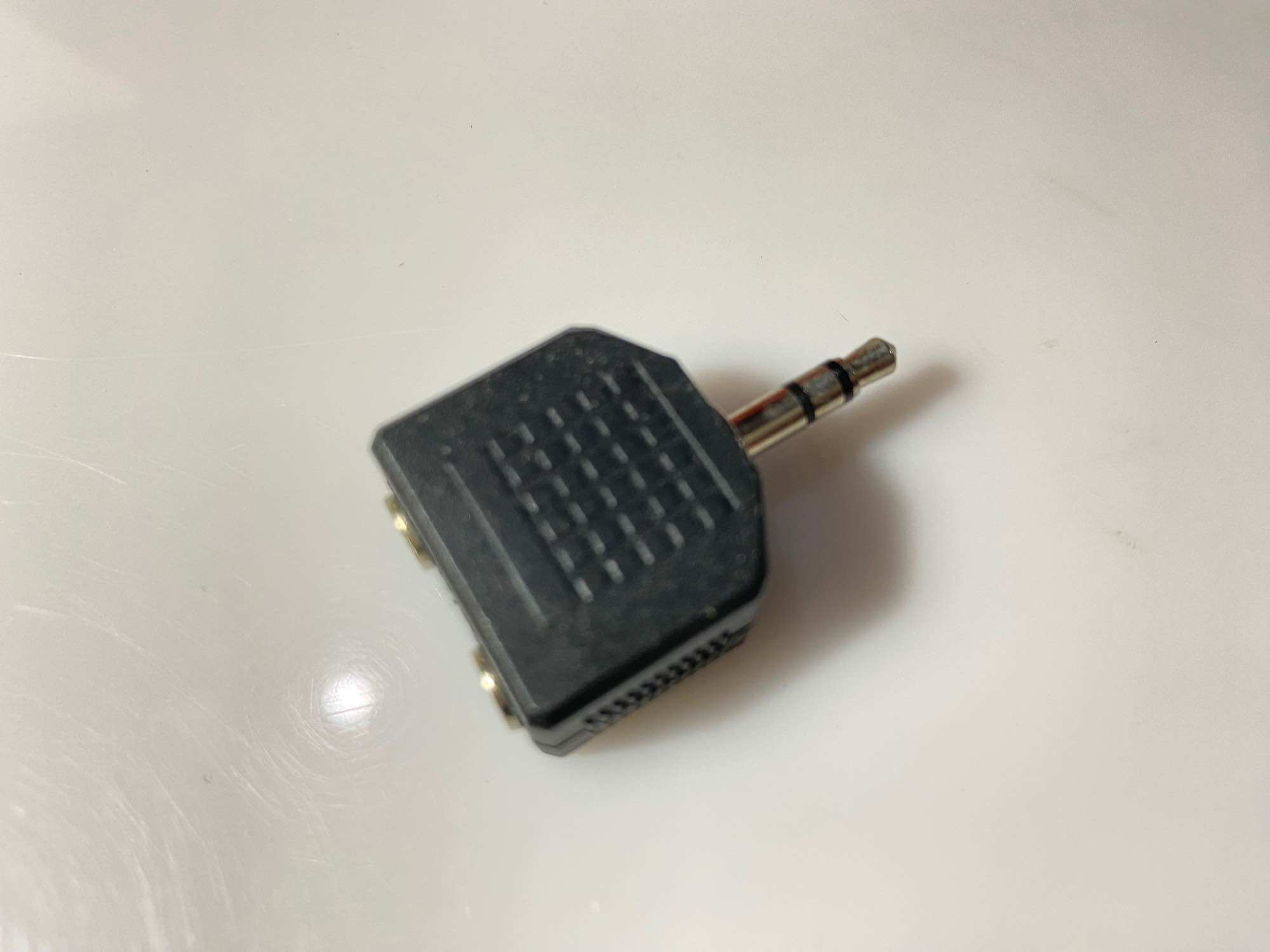 Cổng chia jack 3.5 đực thành 2 jack 3.5 cái