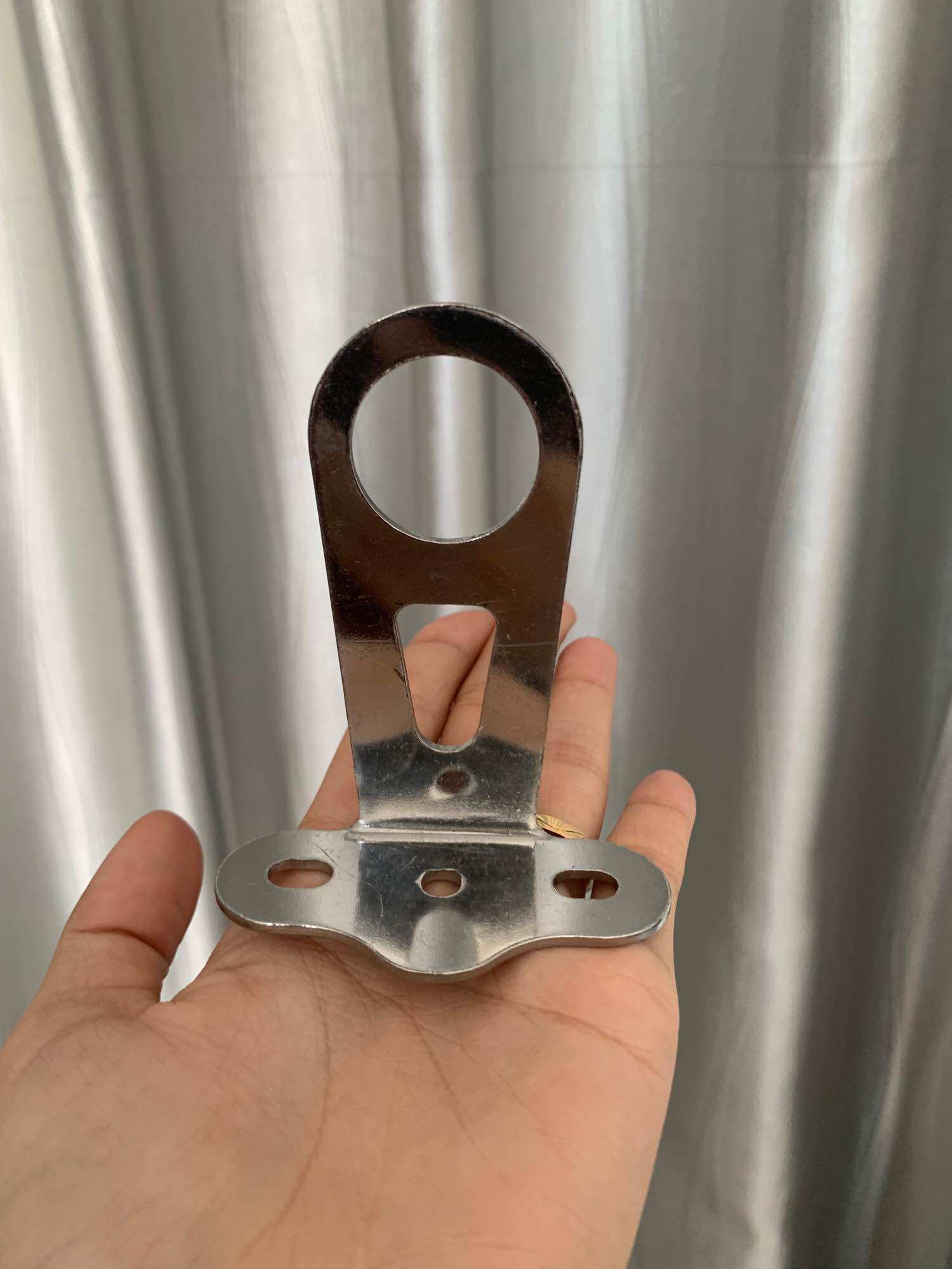 Thanh đỡ rổ xe đạp tiện lợị