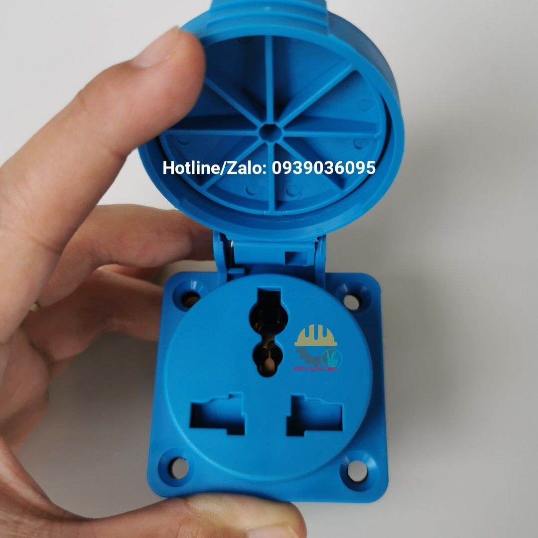 Ổ Cắm Công Nghiệp Đa Năng EBCEE Chống Nước Có Nắp 1 Pha - 10A - 2P+E – IP54 ( Loại Ốp Tủ Điện) - EB311