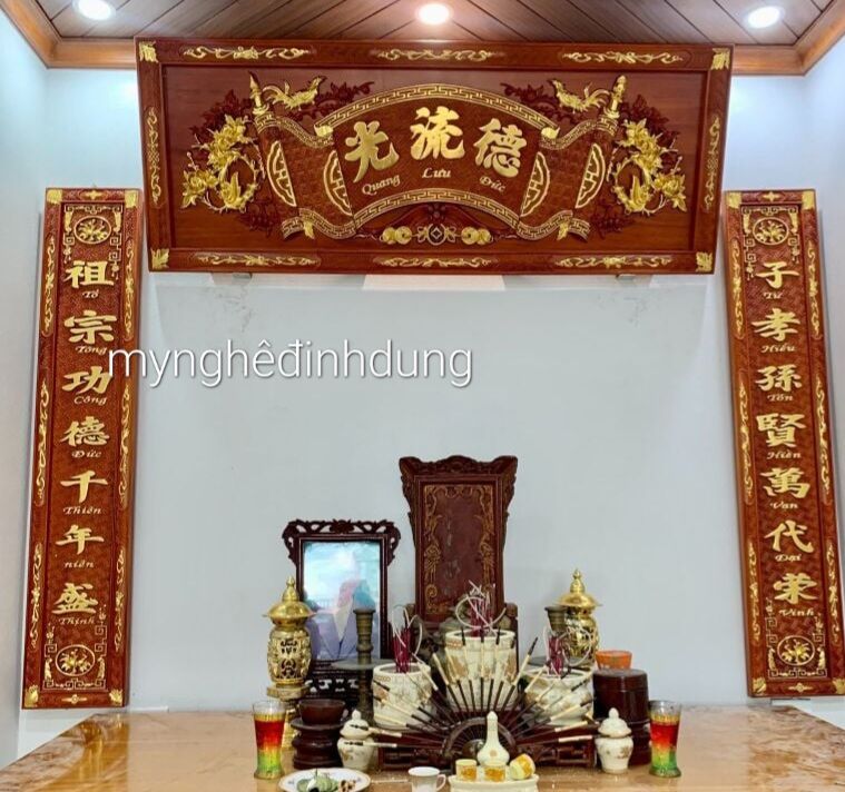Bộ hoành phi câu đối mini bằng gỗ hương đỏ sơn pu dát vàng cao cấp