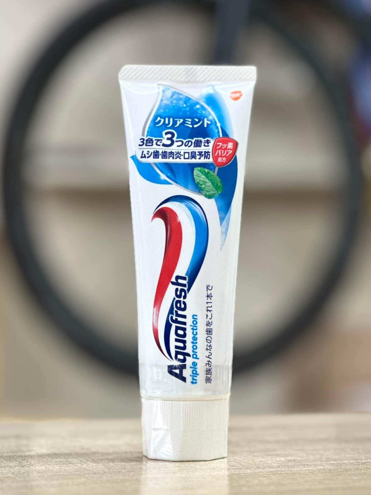 Kem đánh răng Aquafresh Nhật Bản