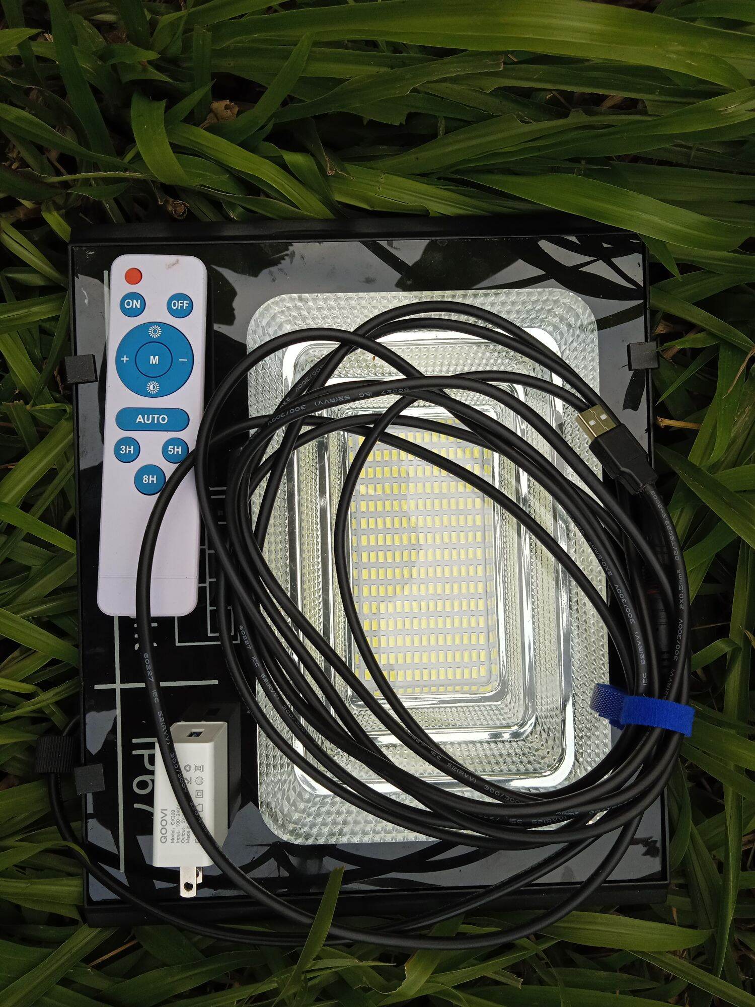 Mặt đèn pha NLMT 100W