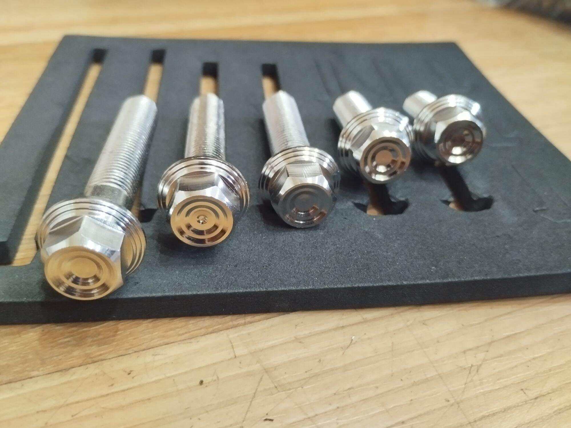 Ốc Inox 304 Salaya đầu trụ Thái