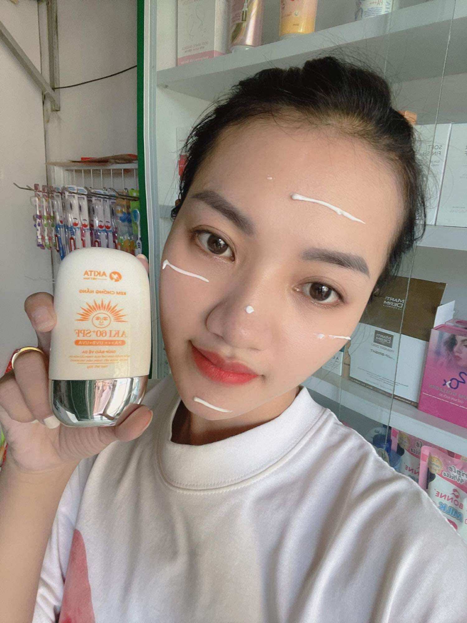 Kem chống nắng Akita spf 60+