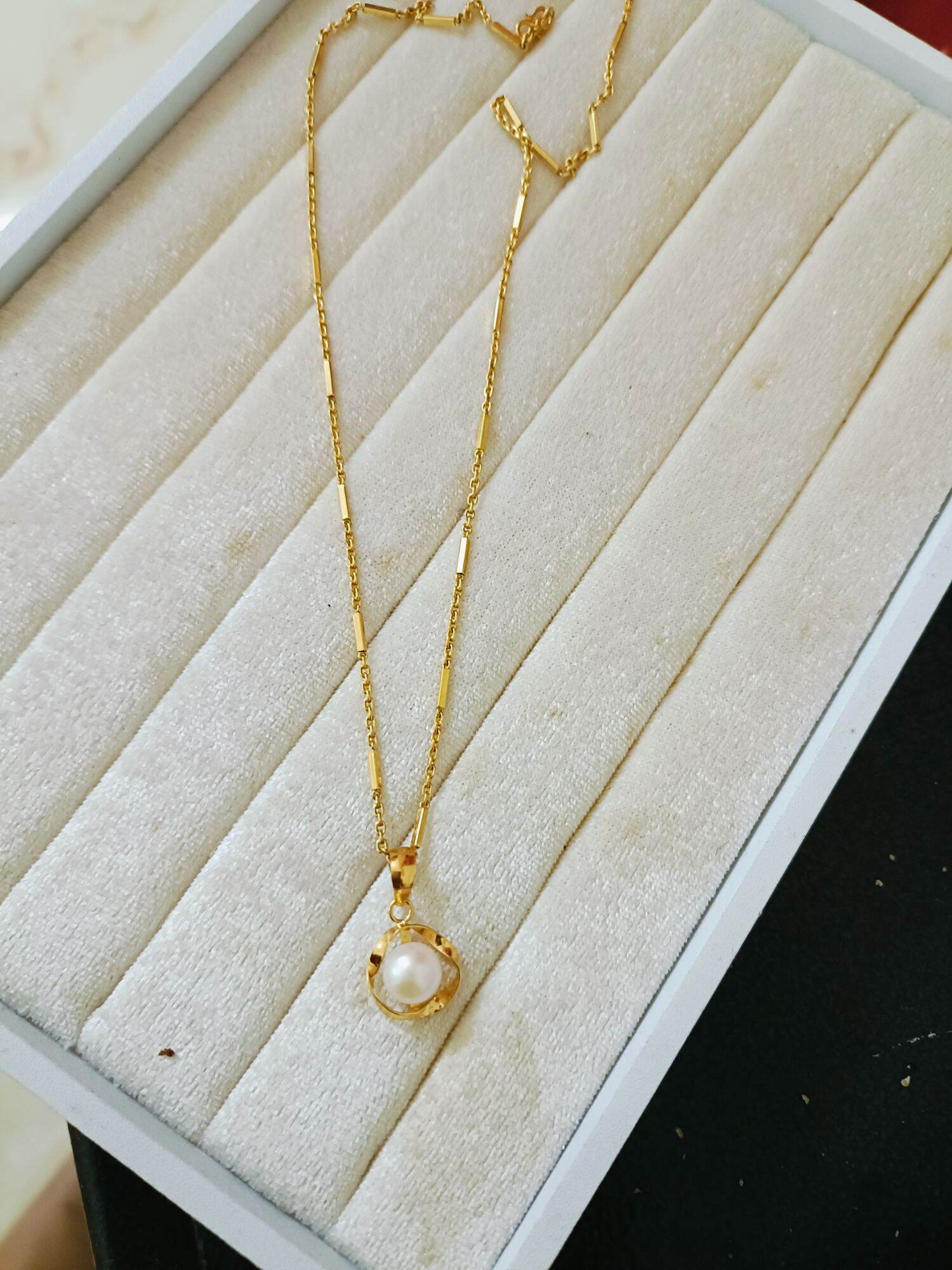 Dây chuyền nữ có mặt vàng tây non tuổi