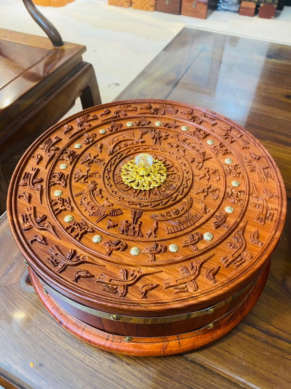 Hộp Đựng Bánh Kẹo Ngày Tết Gỗ Hương Khắc Trống Đồng Cao Cấp