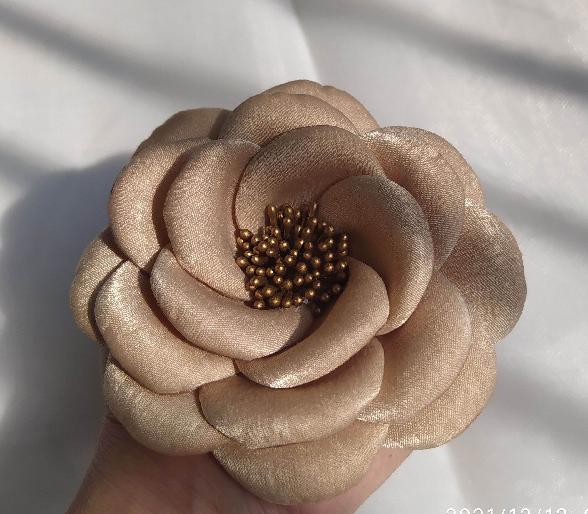 Hoa cài áo Handmade Canto màu nâu nhạt