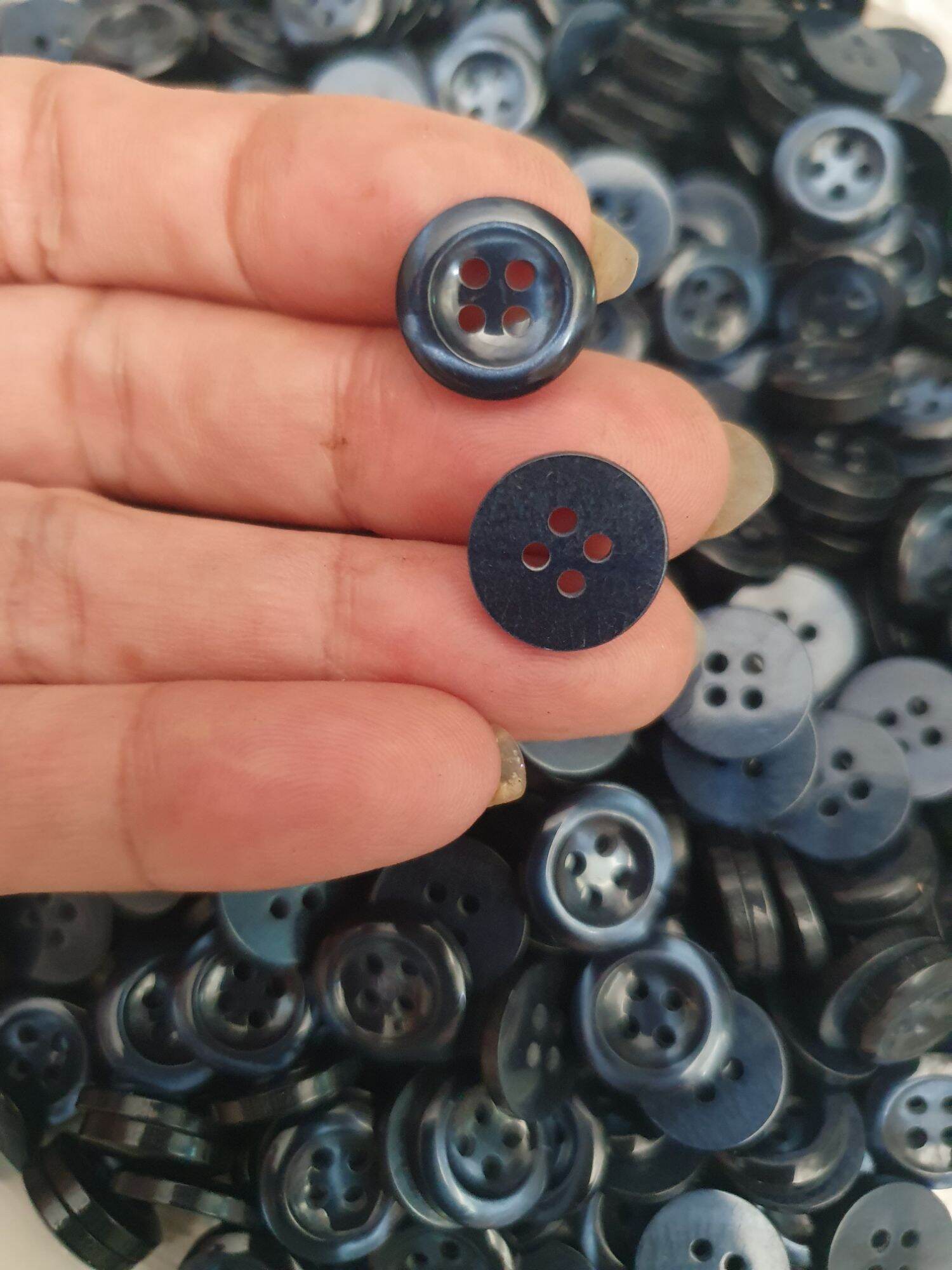 NÚT SƠ MI ĐEN BÓNG XÀ CỪ 1P2