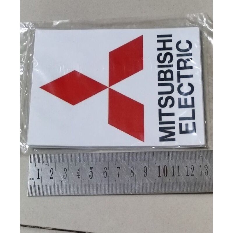 tem đuôi thương hiệu Mitsubishi vuông