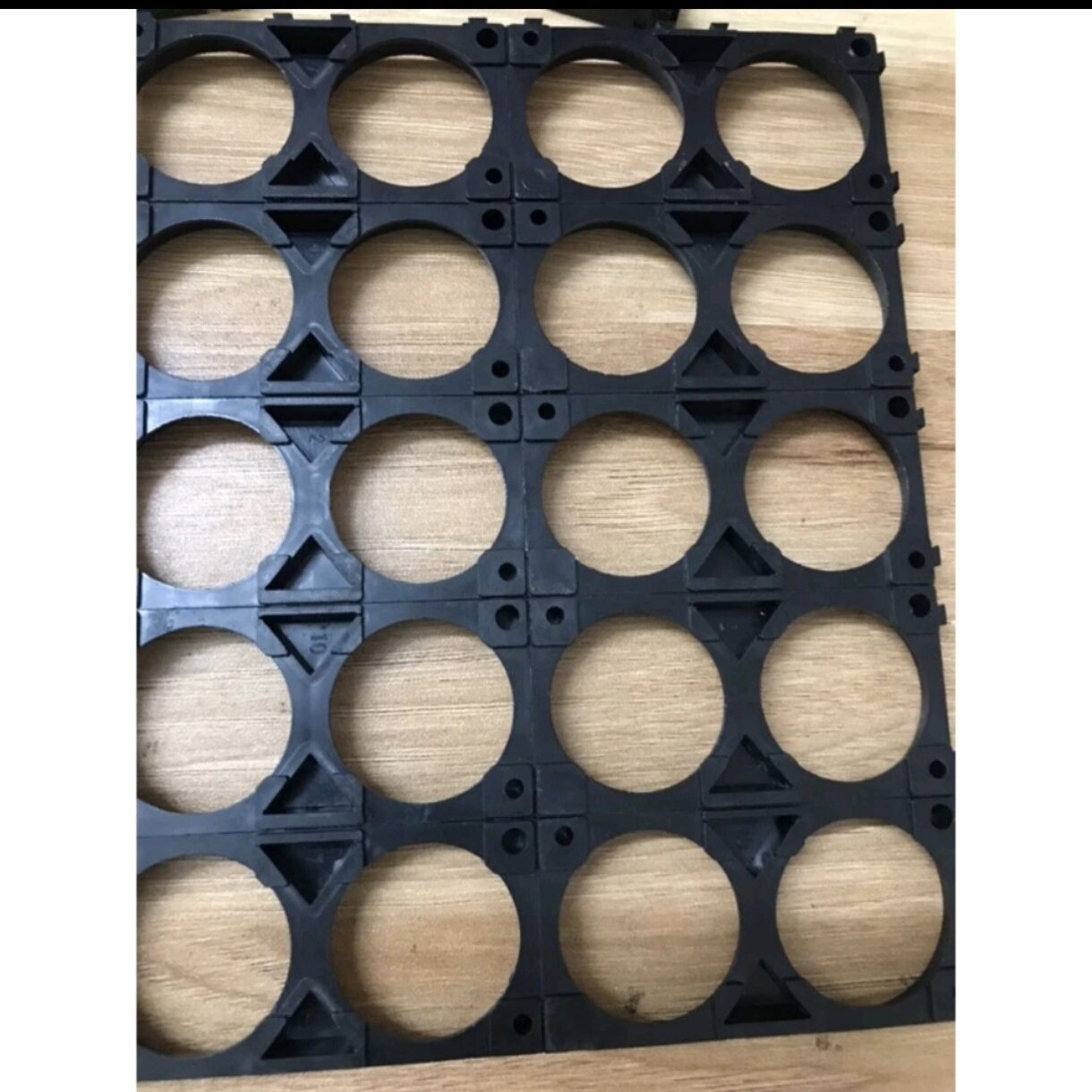 Khung Nhựa Cố Định Pin 33140 (1 khung 2 lỗ)