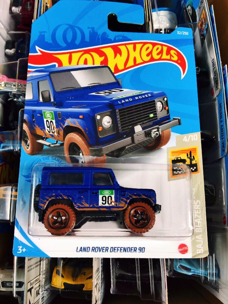 Xe mô hình hot wheels tỉ lệ 1:64 "land rover defender 90"