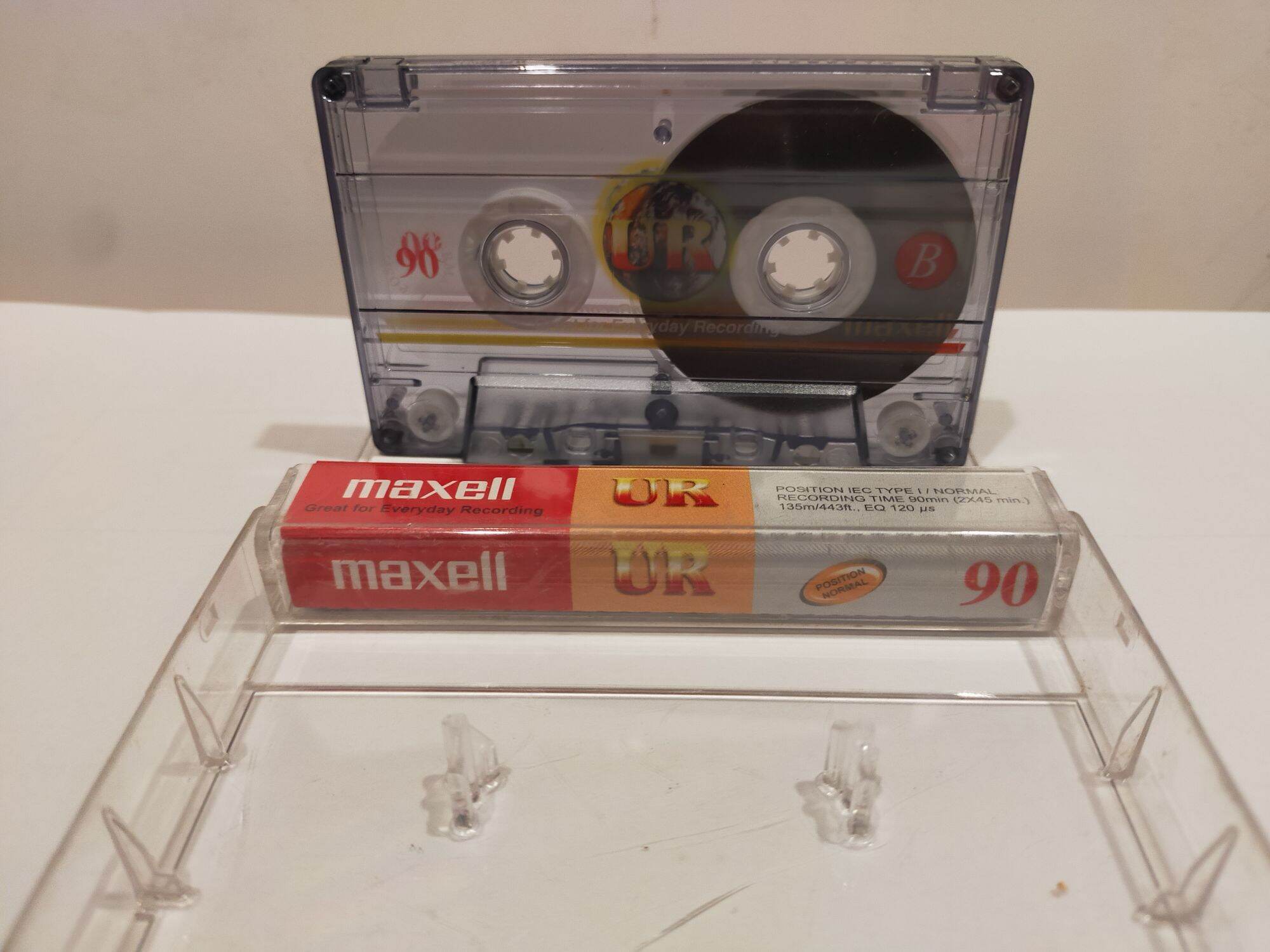 combo 5 cuốn băng cassette maxell UR 90 phút, băng trắng, chưa có tiếng ( lưu ý: đây là băng cũ