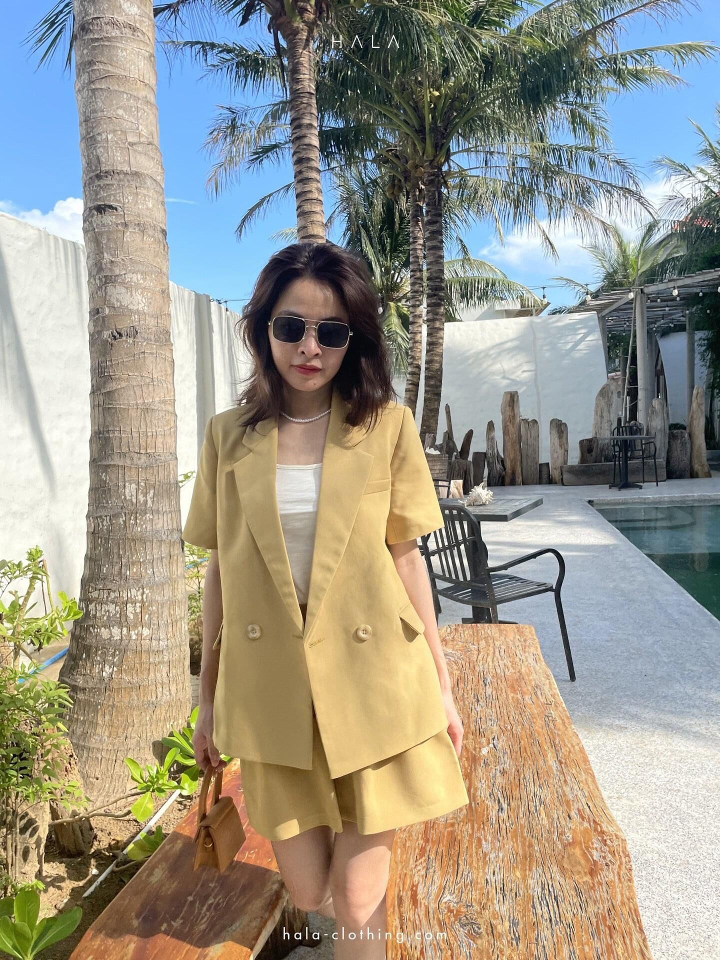 HALA Short Sleeve Blazer - Blazer ngắn tay