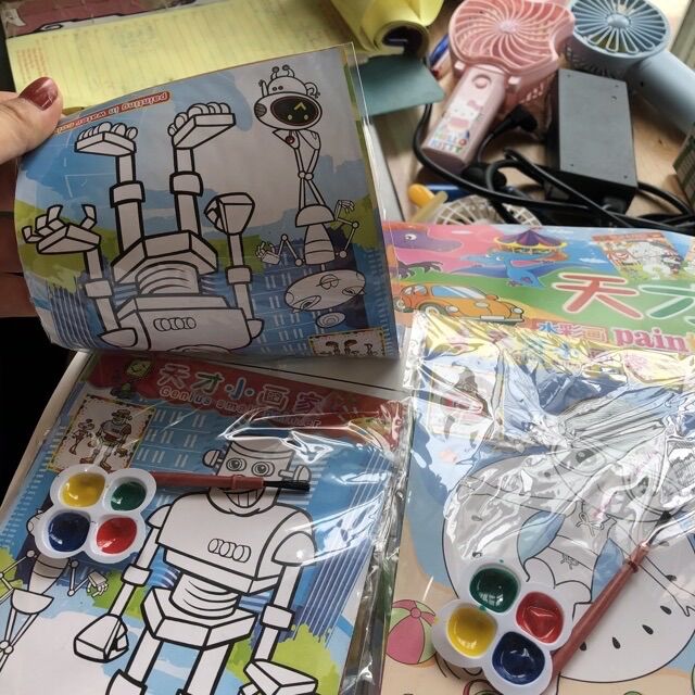 Vỉ 21 tranh tô màu bé