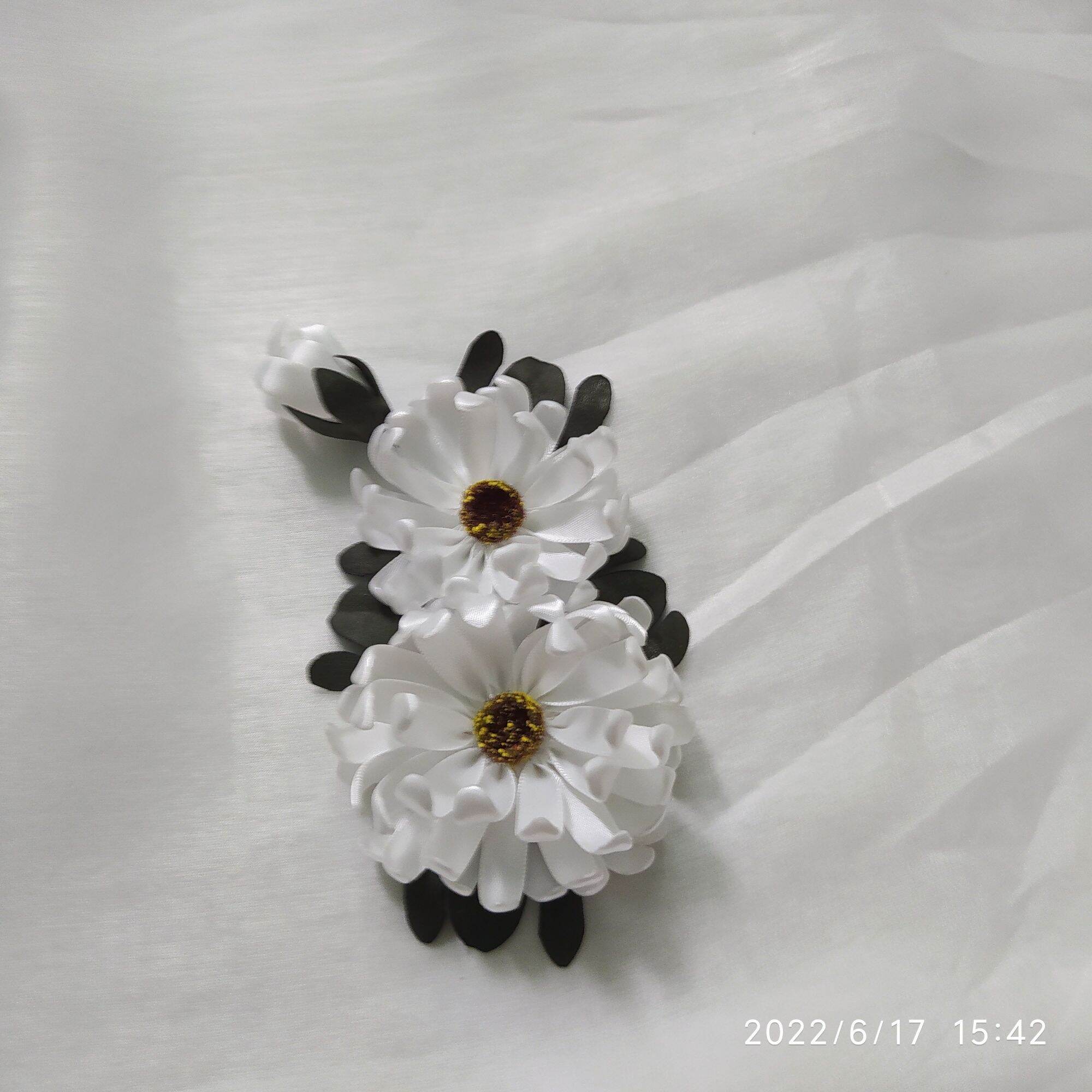 Chùm hoa cúc cài áo cài tóc handmade Canto