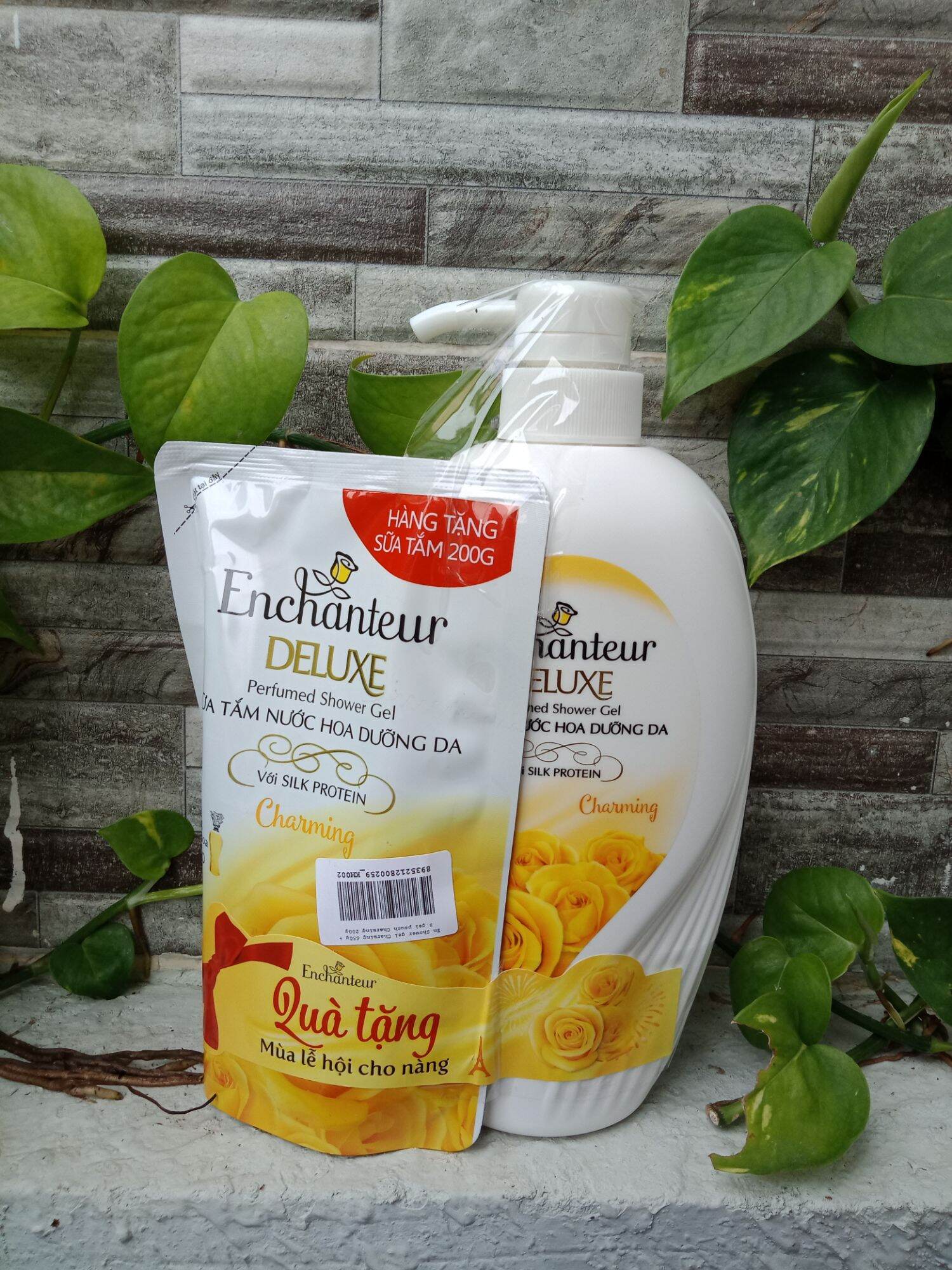 Sữa tắm Enchanteur charming 650g