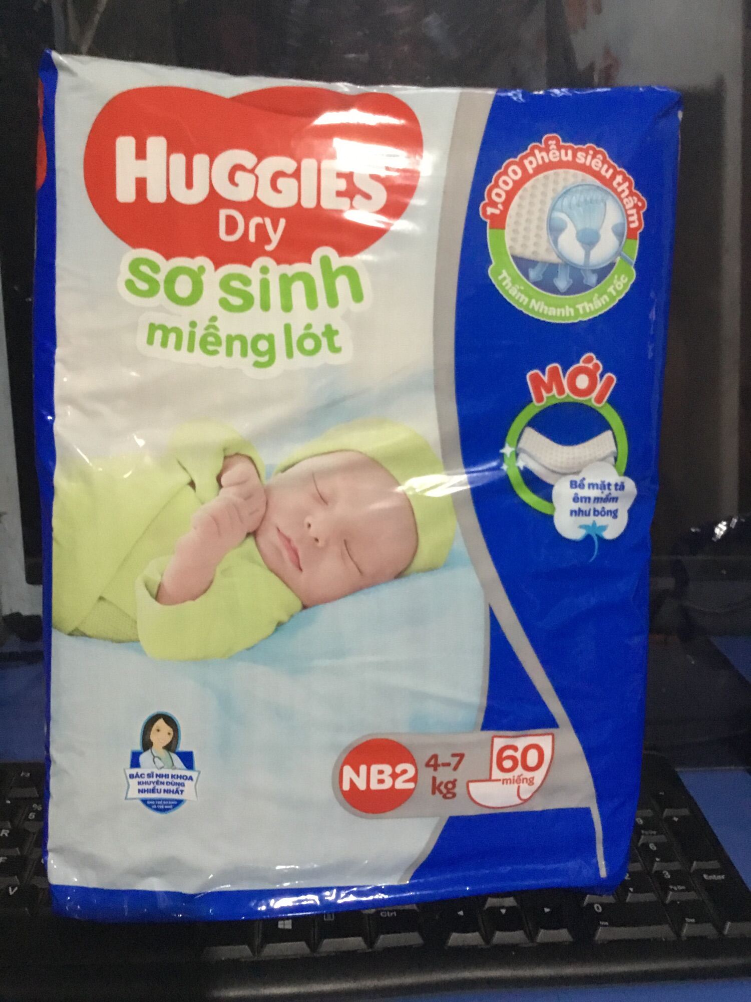 Sỉ- Miếng Lót Sơ Sinh Huggies Dry Newborn 2 NB2 60 Miếng Mẫu Mới - HSD