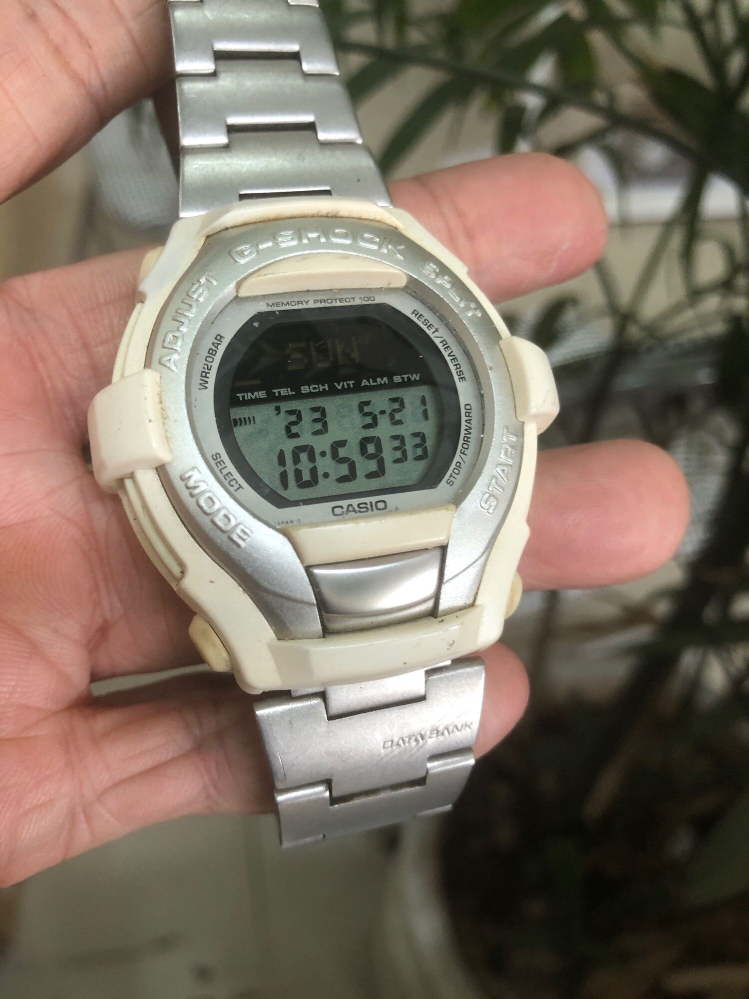 Đồng hồ nam casio G-shock G-cool phiên bản trắng