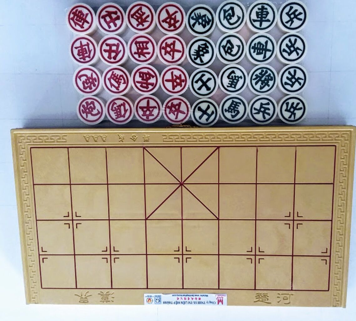 Chess Board Set: Wooden Table, Sturdy Cast Chess Pieces