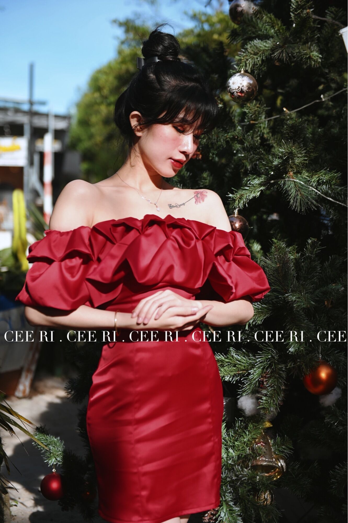 (ẢNH THẬT CEERI ) Váy lụa cao cấp vai bèo màu trắng + đỏ
