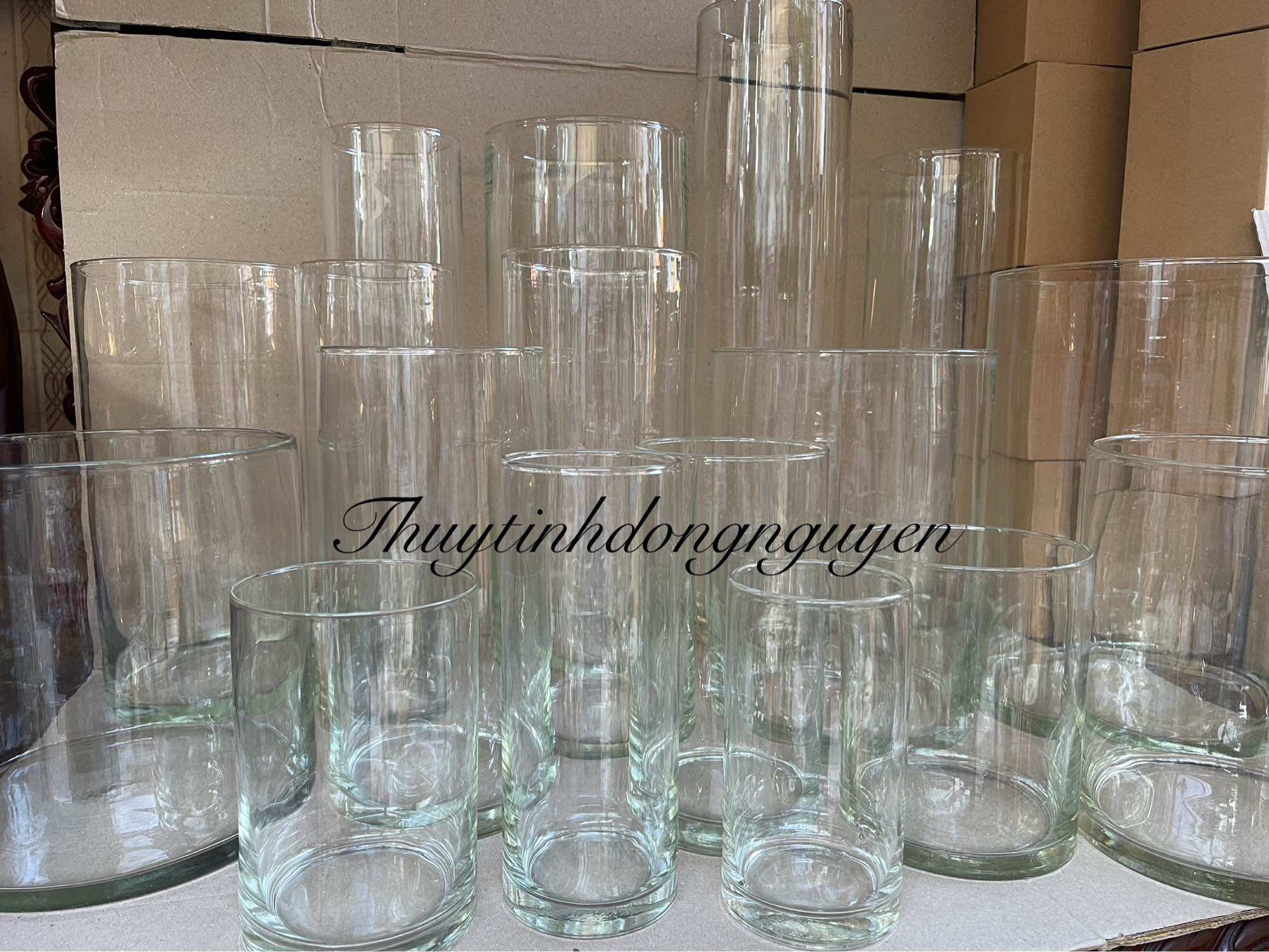 (D18cm x H25cm) Chậu thuỷ tinh, bể cá mini, bình thuỷ tinh 18x25cm (đường kính 18cm cao 25cm)