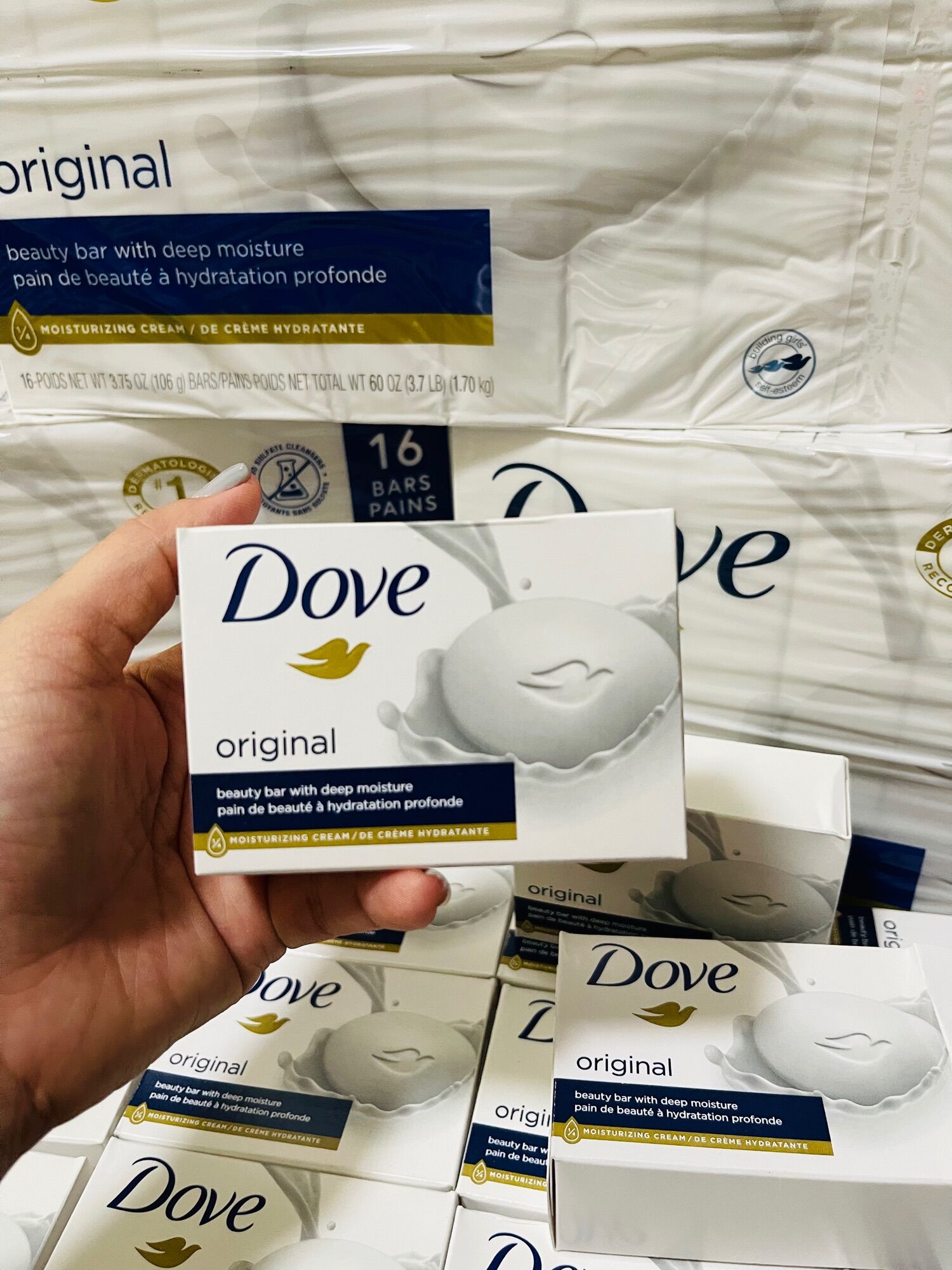 Xà bông cục tinh chất dưỡng ẩm cao dove beauty bar white more moisturizing than bar soap - 1 cục 106gram