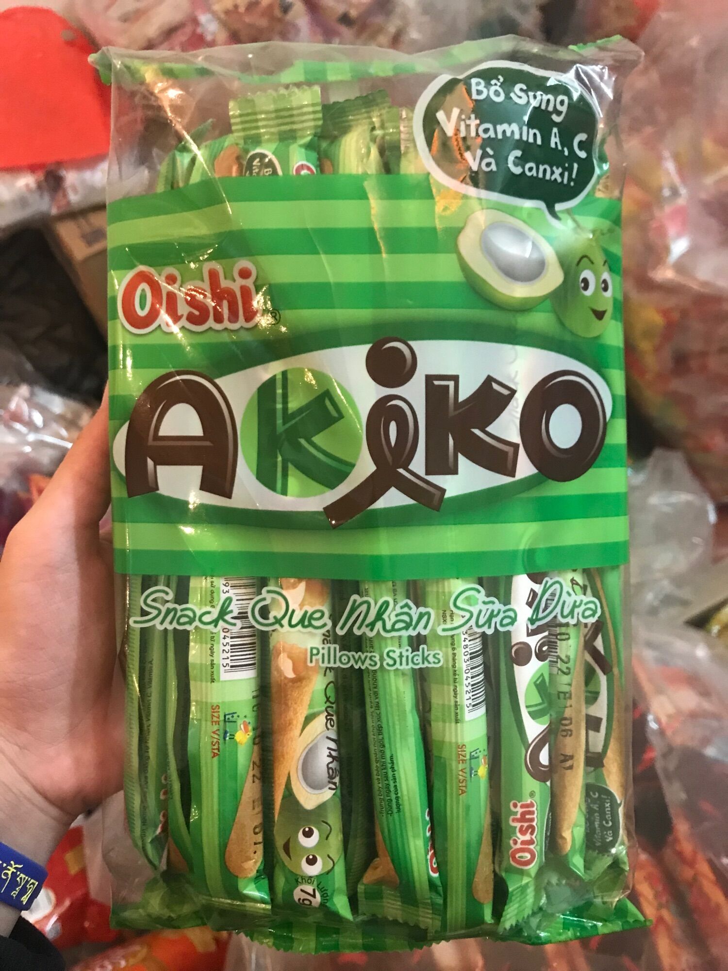 Snack que nhân sữa dừa Akiko Oishi gói 140g