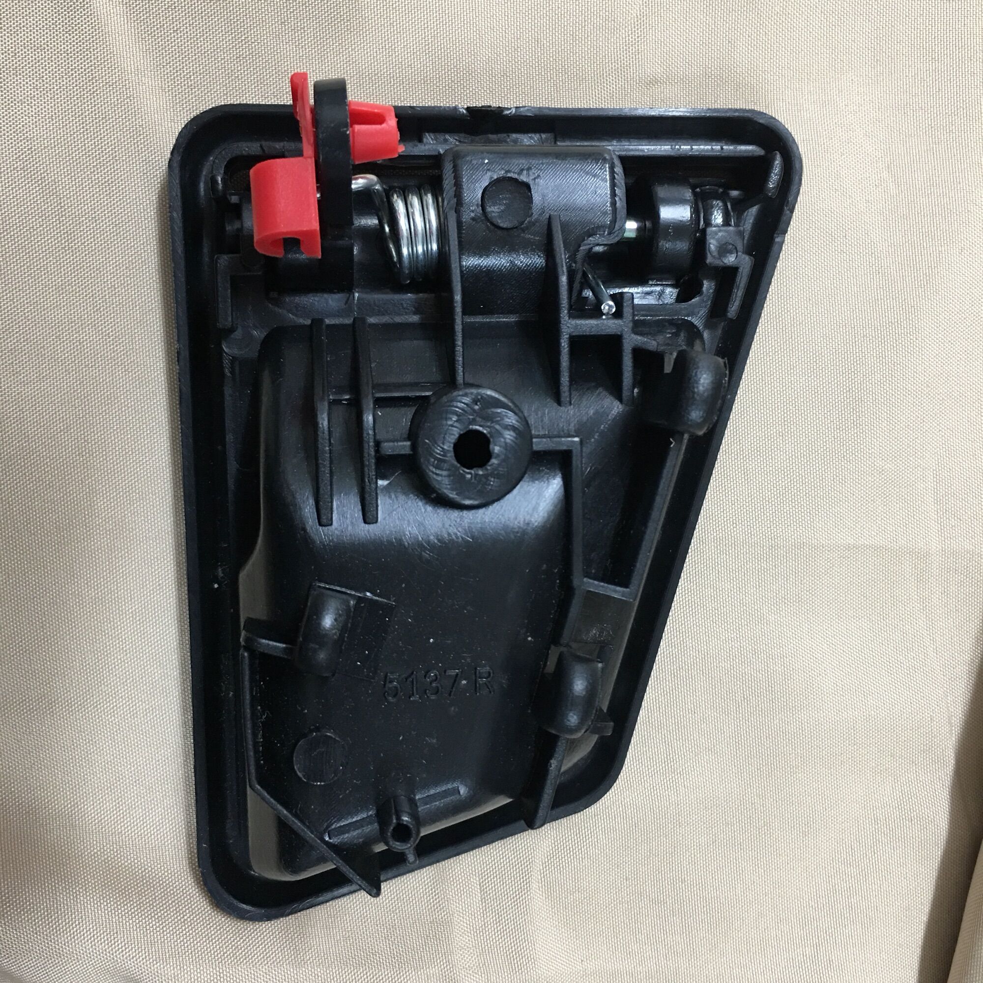 Tay mở cửa trong Vitara