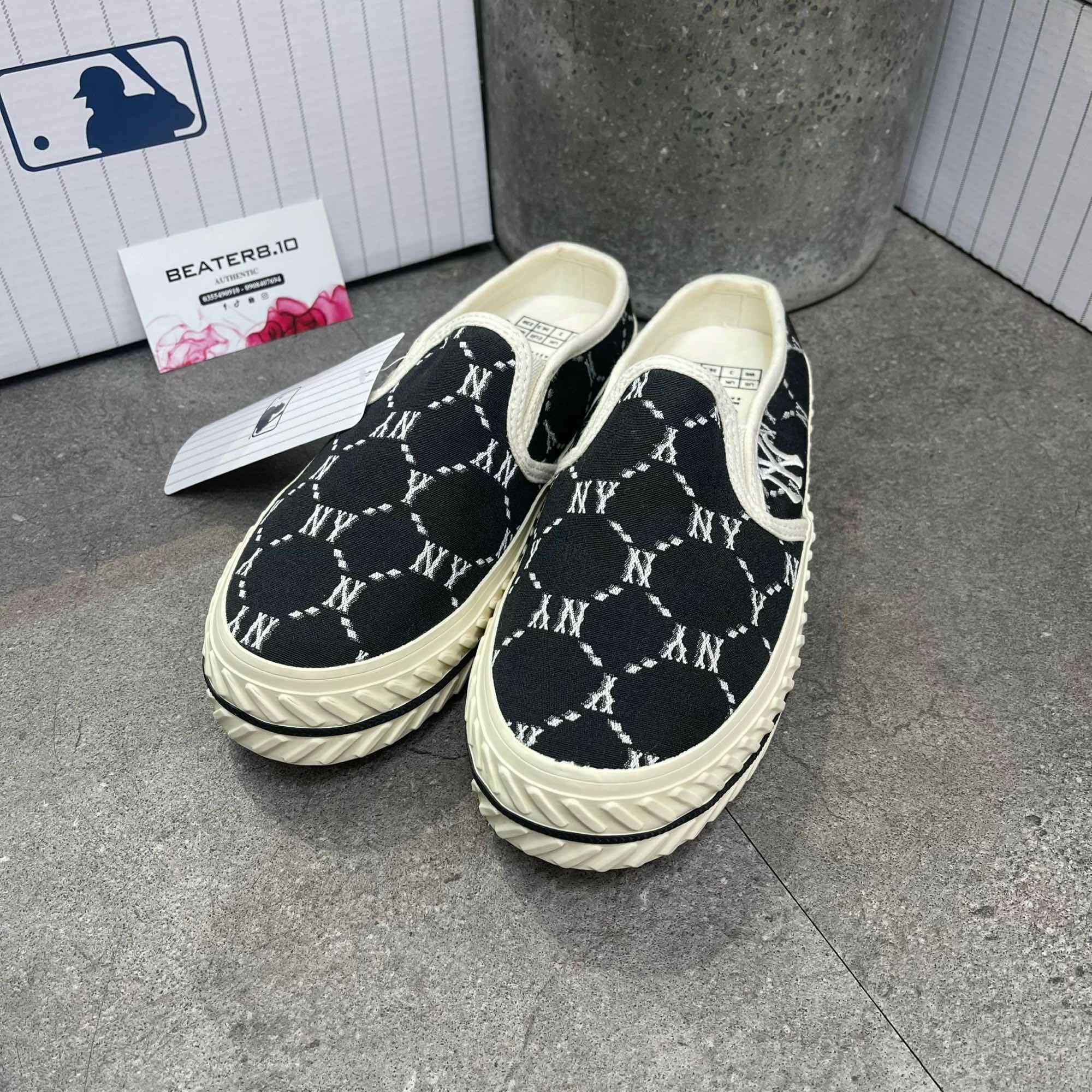 CHÍNH HÃNG - GIÀY MLB MULE DIA MONOGRAM NY BLACK / GREY - 3AMUMDB2N