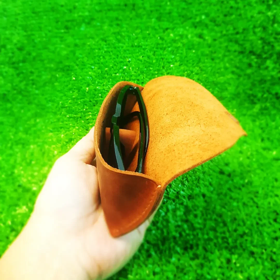 Bao Da Đựng Mắt Kính Da Bò (Da Thật) Nút Bóp - da Thủ Công Handmade V1