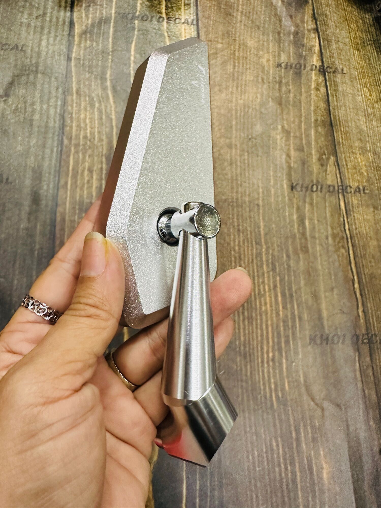 Kính Rizoma 744 chân ngắn