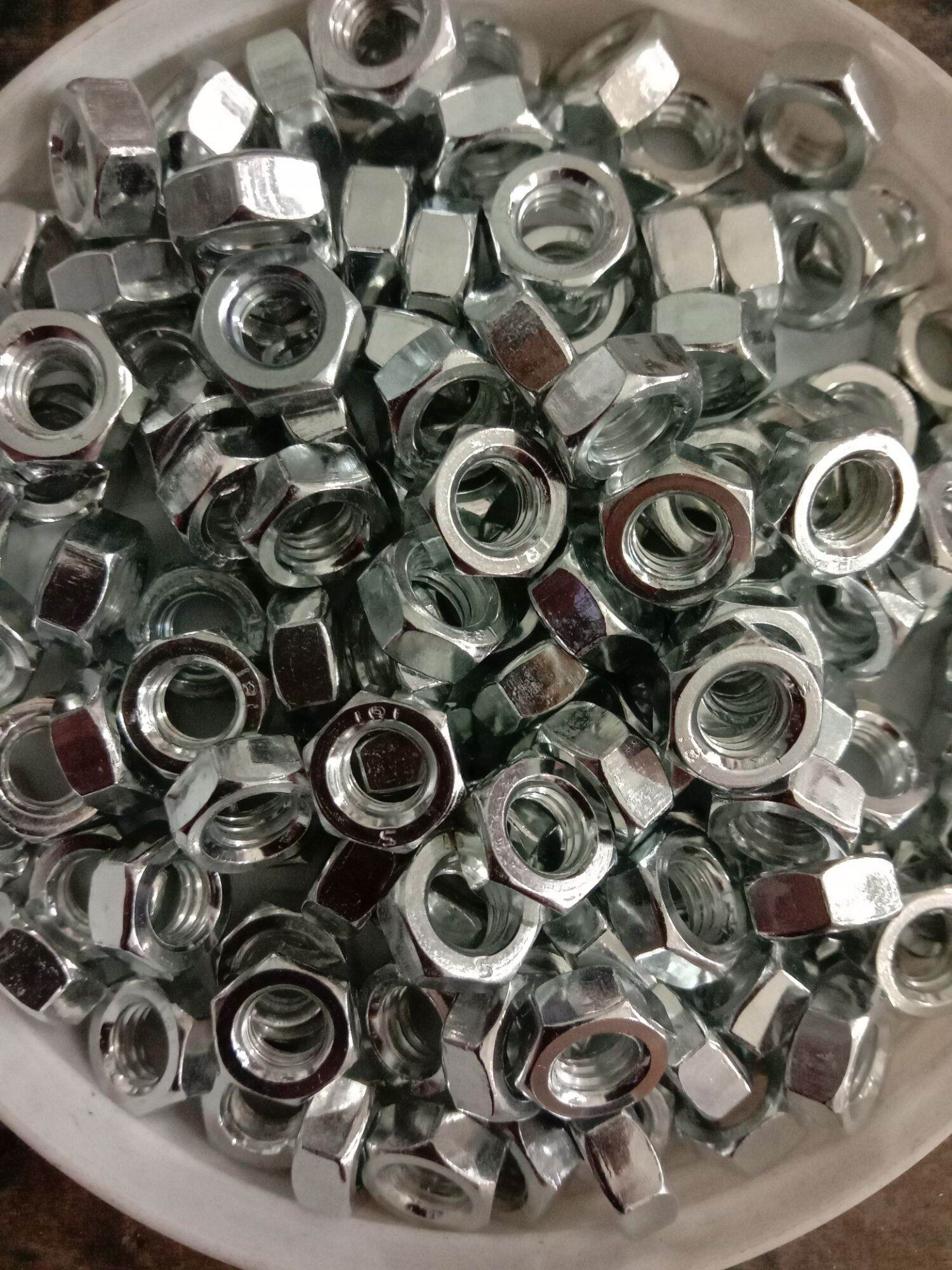 100gr con tán,đai ốc 4ly,5ly,6ly,8ly,10ly,12ly