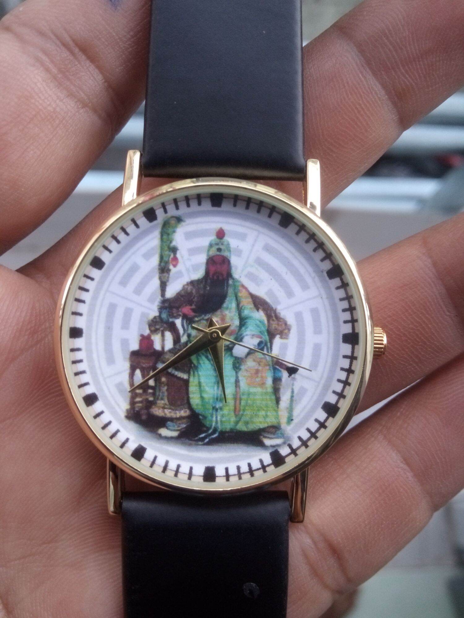 Đồng hồ nam Pin phong thủy Quan Công Võ Thánh ngồi đọc sách size mặt 40mm