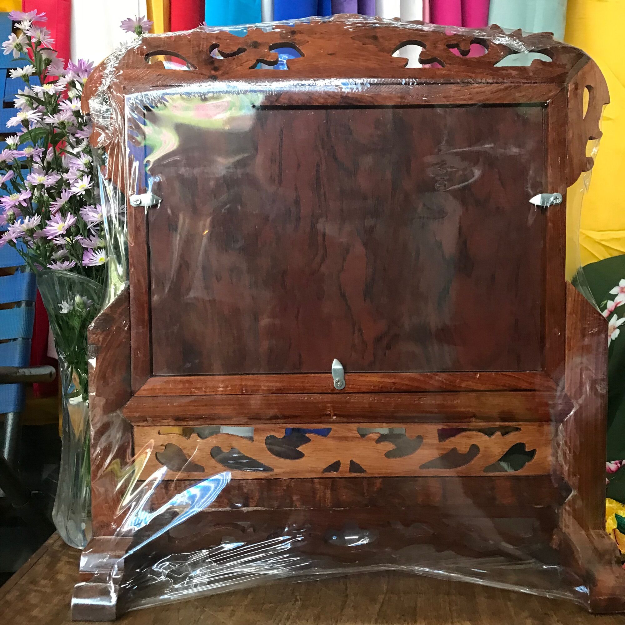 Khung hình gỗ hương (20x30) hoặc khung đôi (15x21)